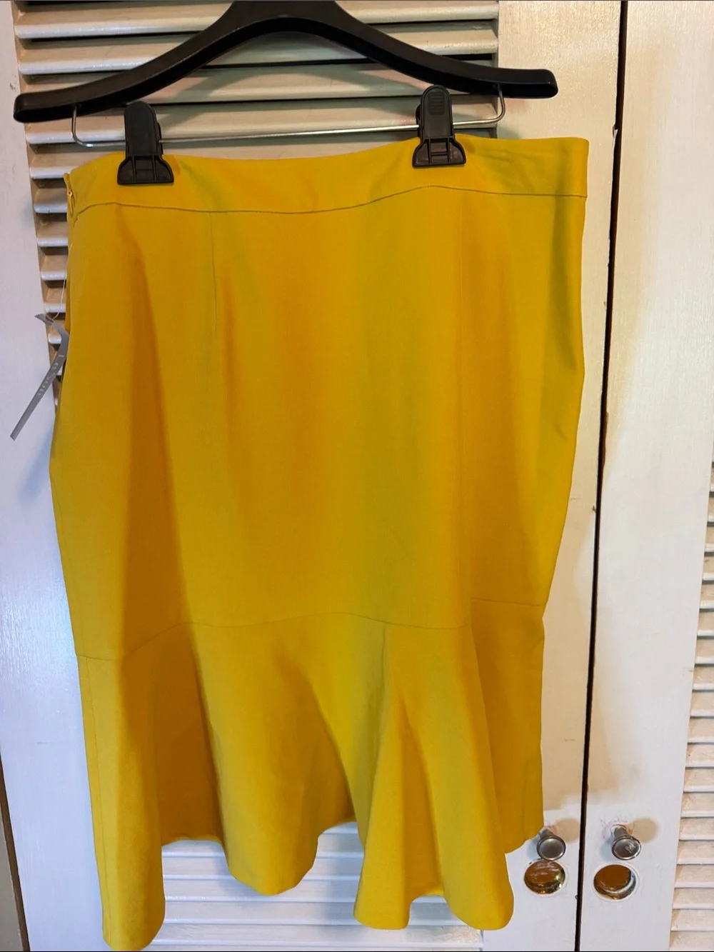 Le Suit Mustard Women's Suit
